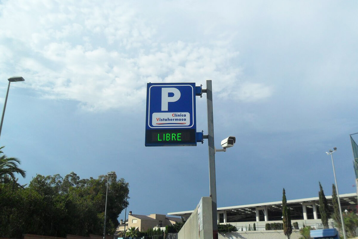 Banderola LED para aparcamientos