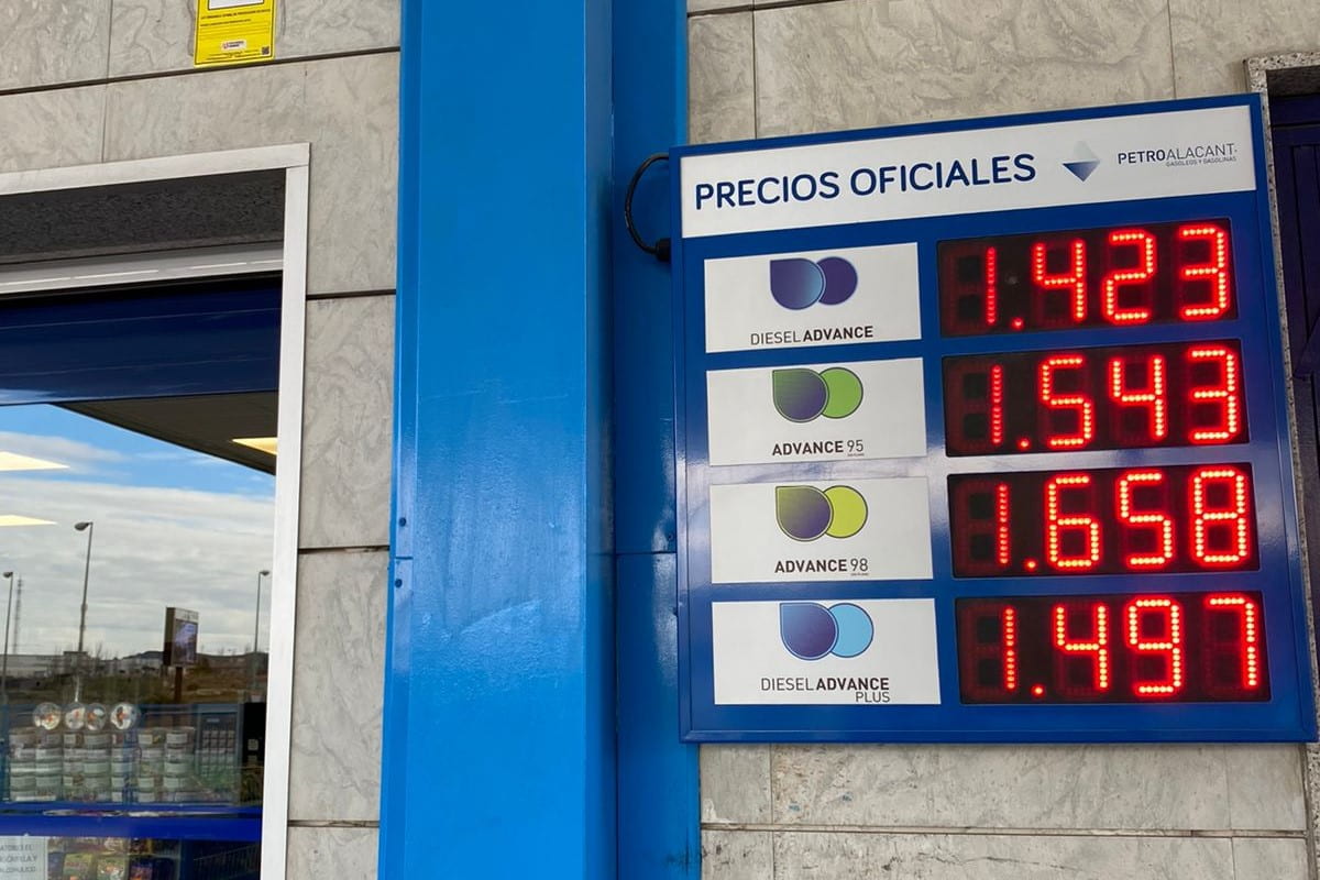 Panel de precios de combustible LED en Alicante