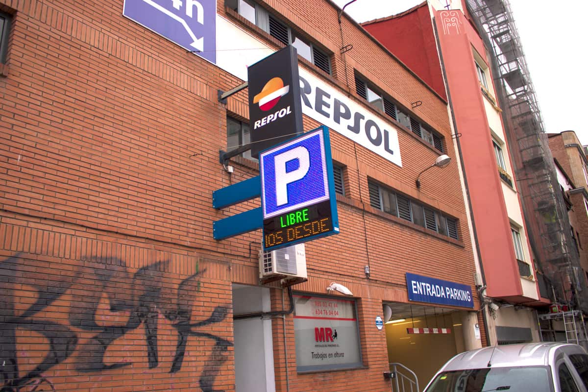 Rótulo de aparcamiento en Asturias