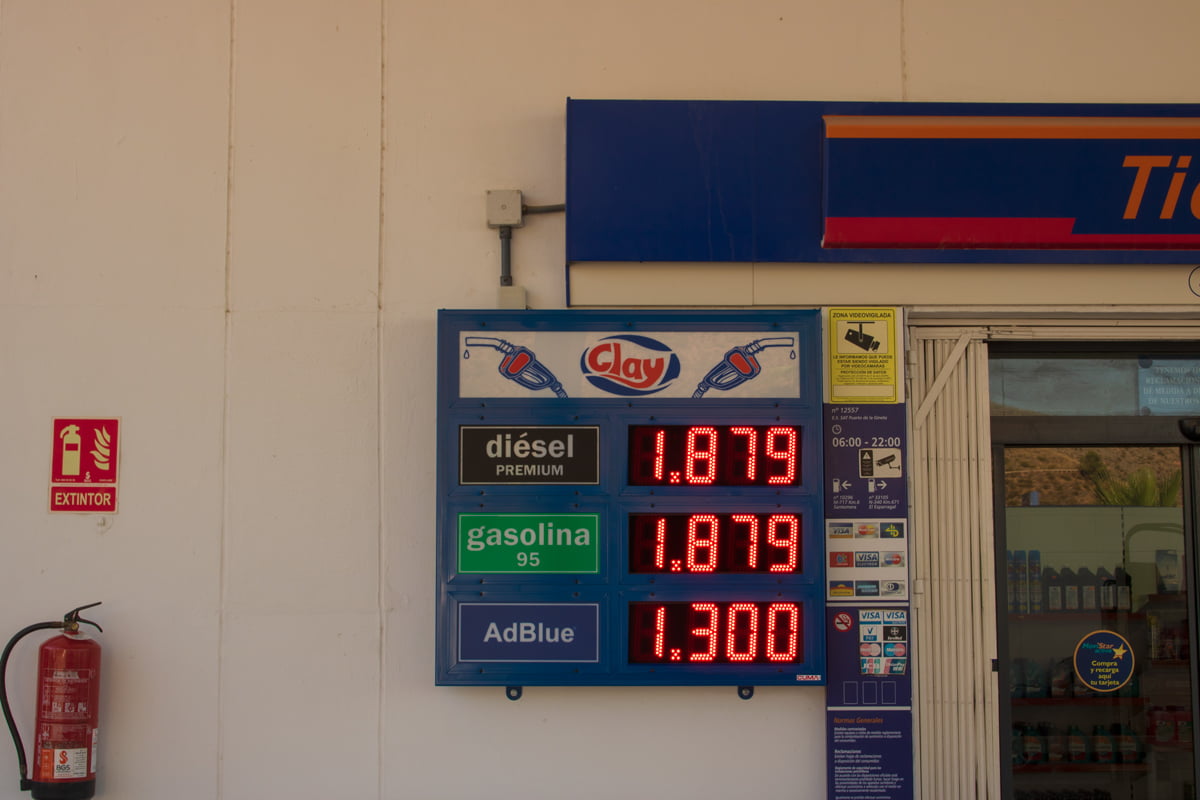 Panel Completo y Precios de combustible en Gasolinera Clay de Murcia